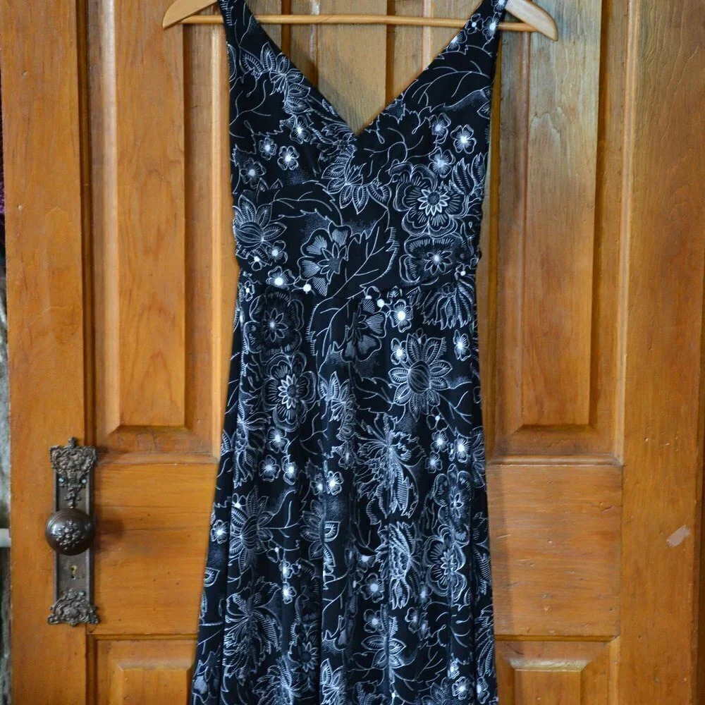 Black and White Stretchy Dress